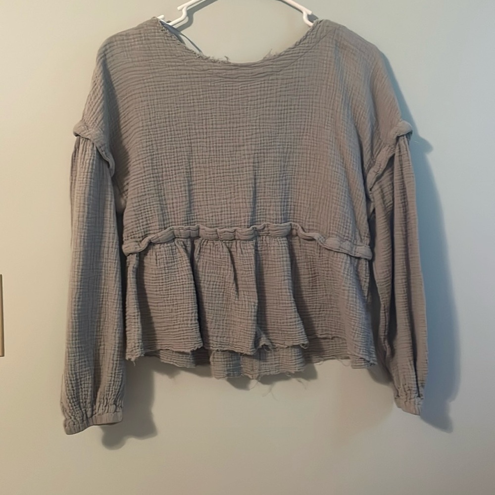 New In Crop Distressed Long Sleeve Tee Size S